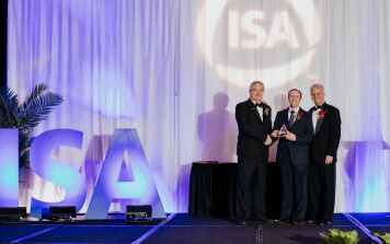 DAVE ROBINSON RECEIVES ISA HQ AWARD!